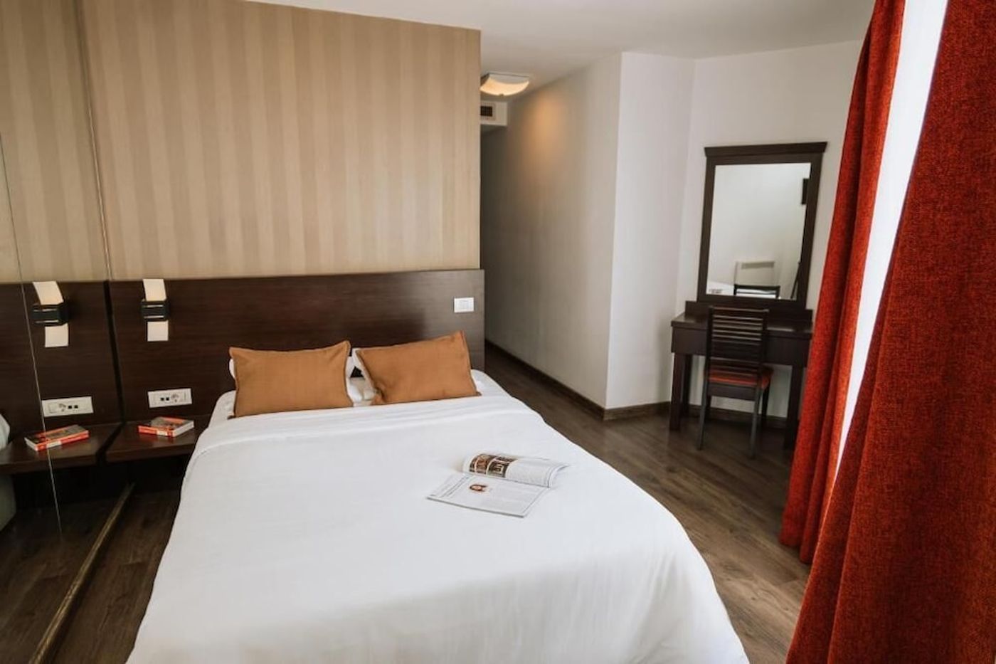expedia-3163966-4