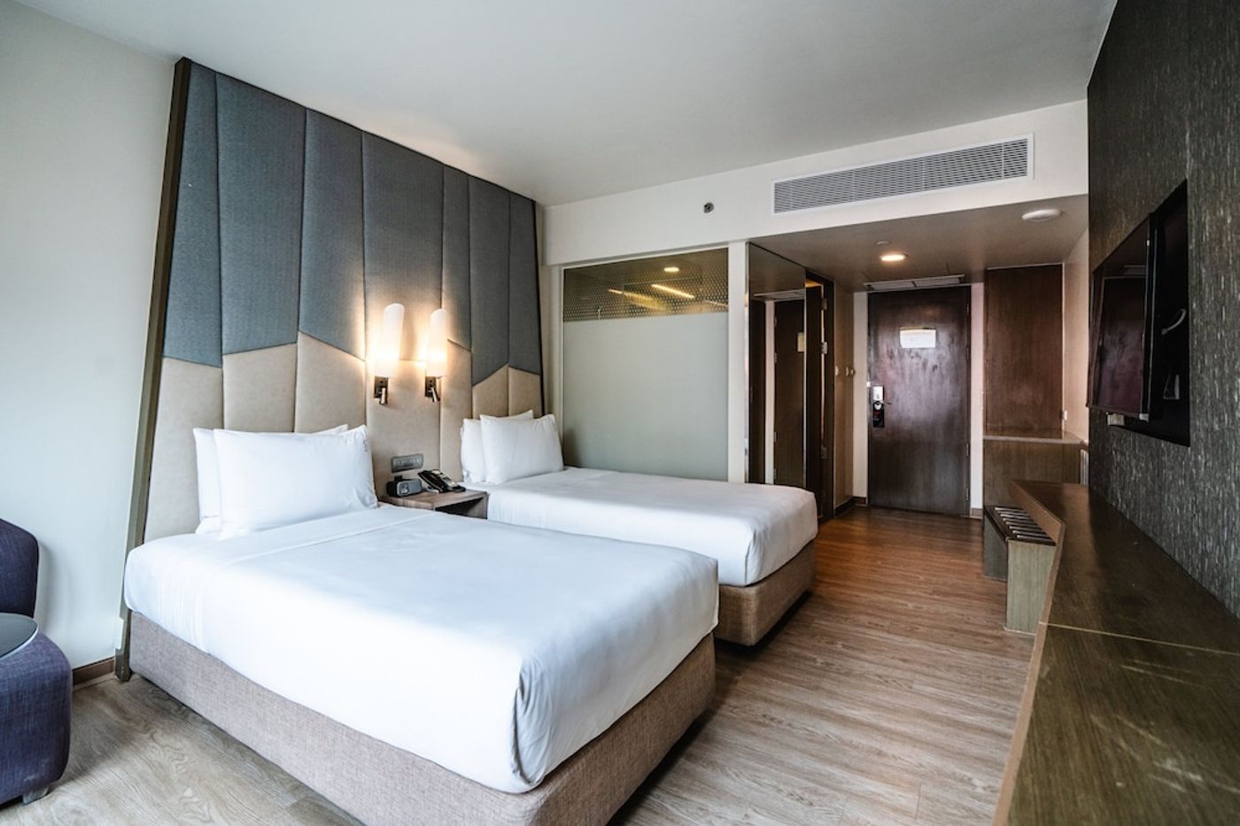 expedia-3162895-26