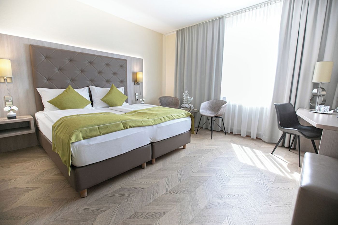 expedia-3163946-1