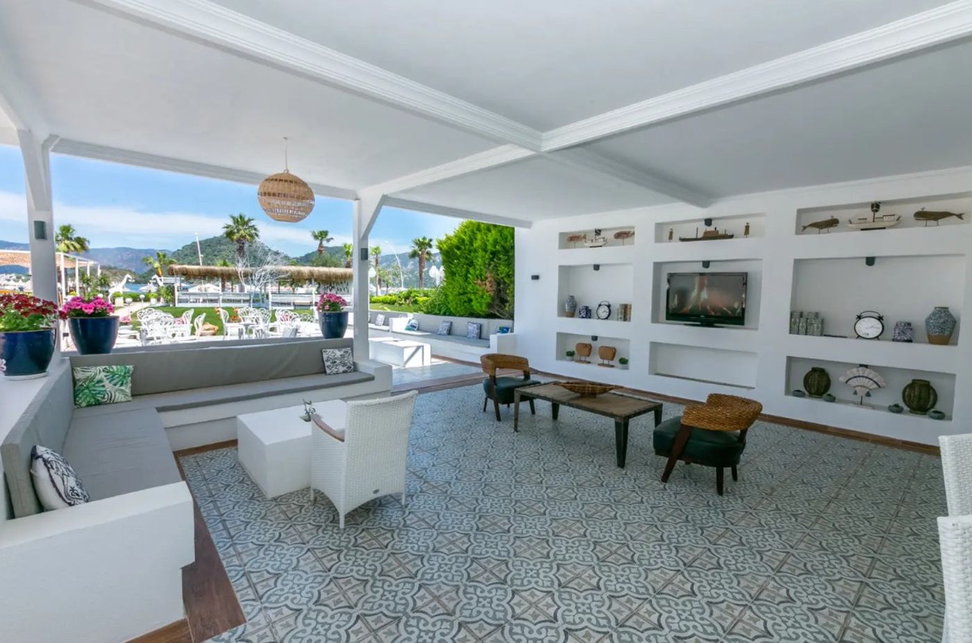 01.04.26 Casa Blanca Hotel 