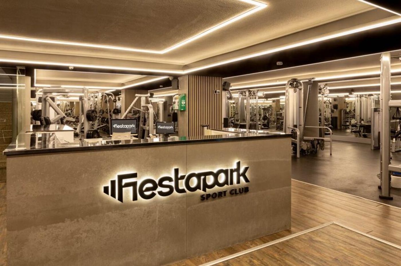 12.05.26 Port Hotel Fiesta Park