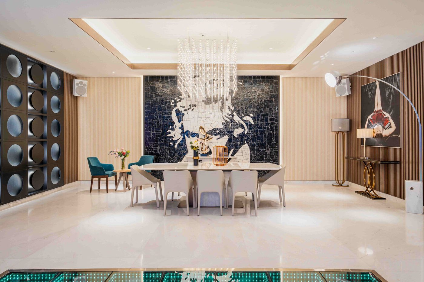 FIVE LUXE JBR 08.09