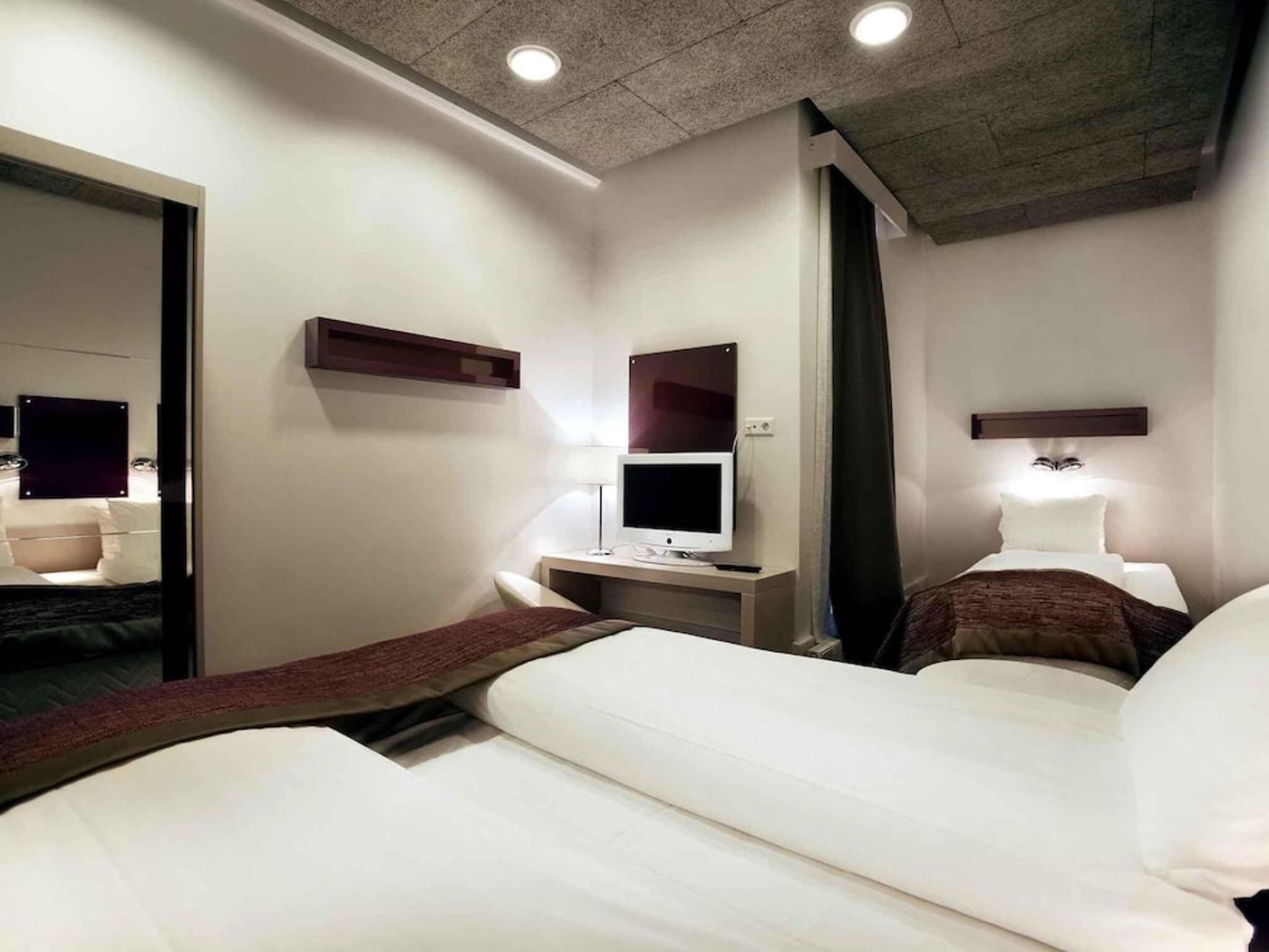 expedia-3163862-25