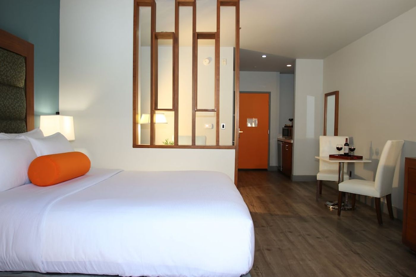 expedia-3158715-30