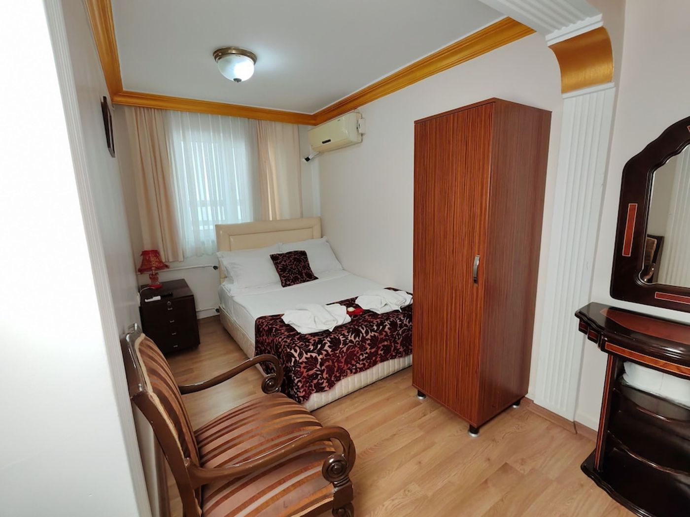 expedia-3161839-28
