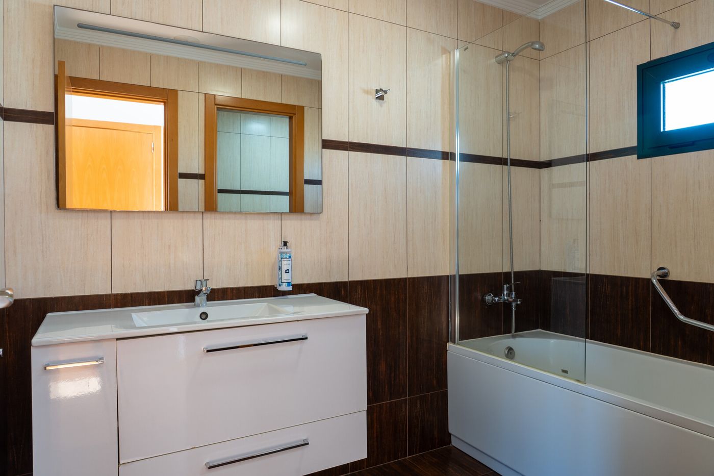 VILLAS PLAYA BLANCA BEACH MATE