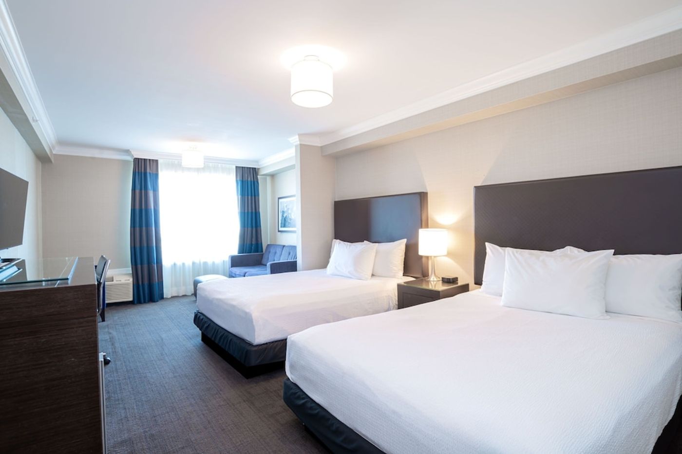 expedia-3160124-25