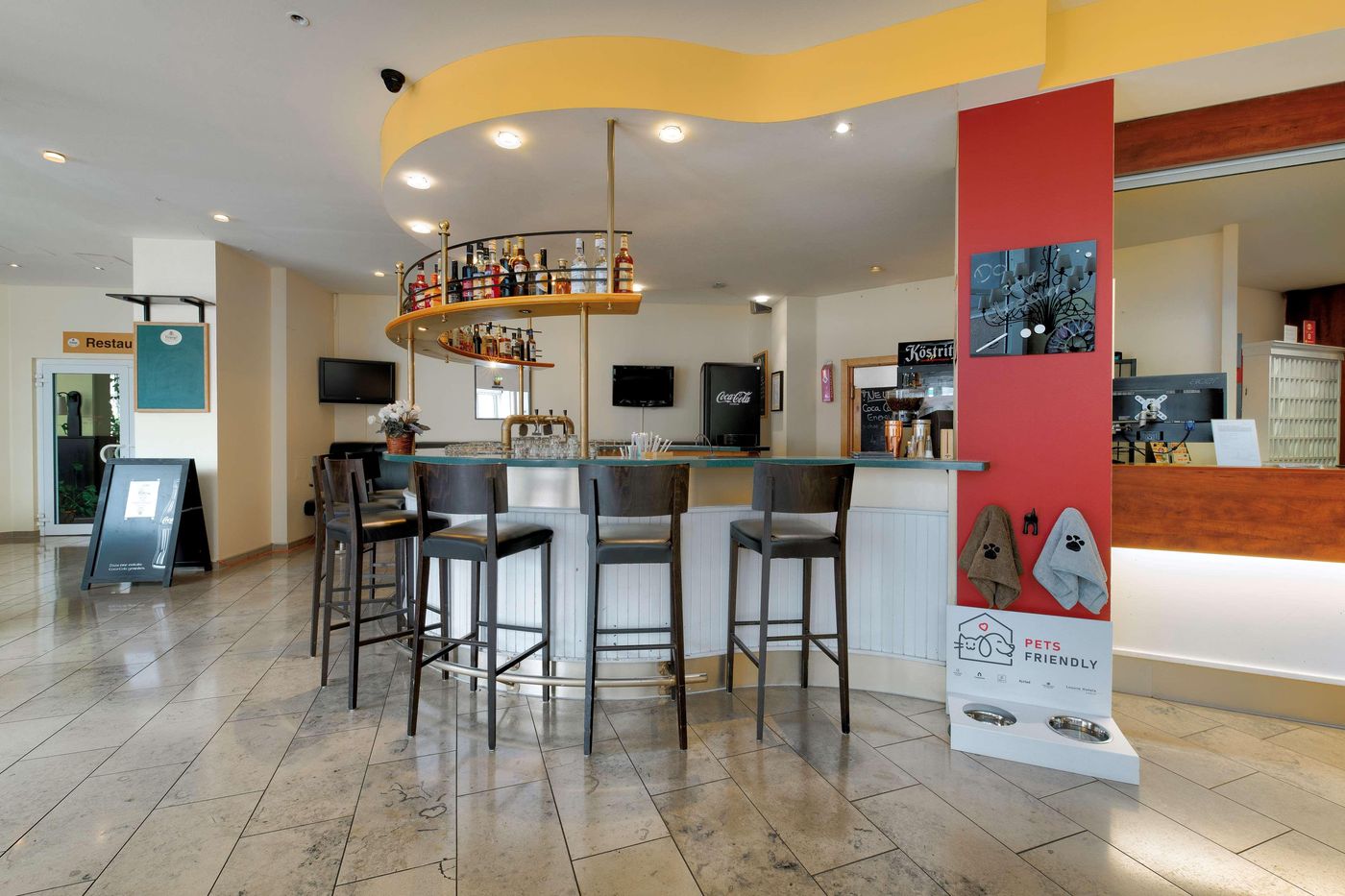 Hotel-am-Schloss-Koepenick-Berlin-by-Golden-Tulip-Bar-8