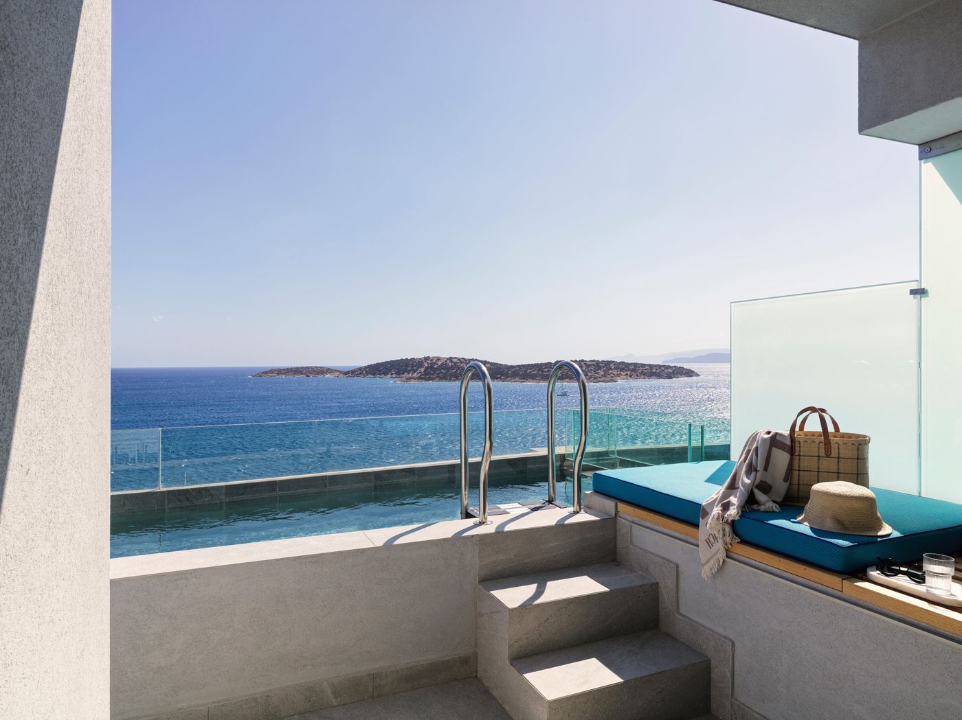 Avra-Collection-Hermes-Hotel-Room-85