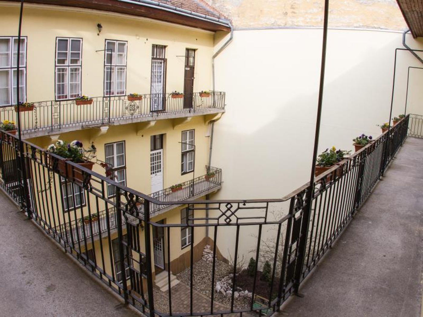 Central-Hotel-21-General-view-2