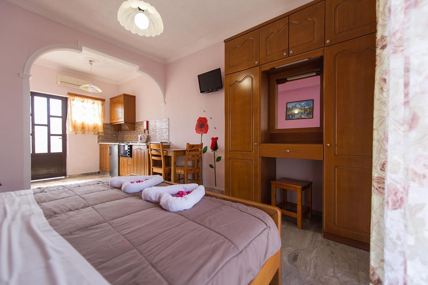 Makis-Studios---Apartments-Room-23