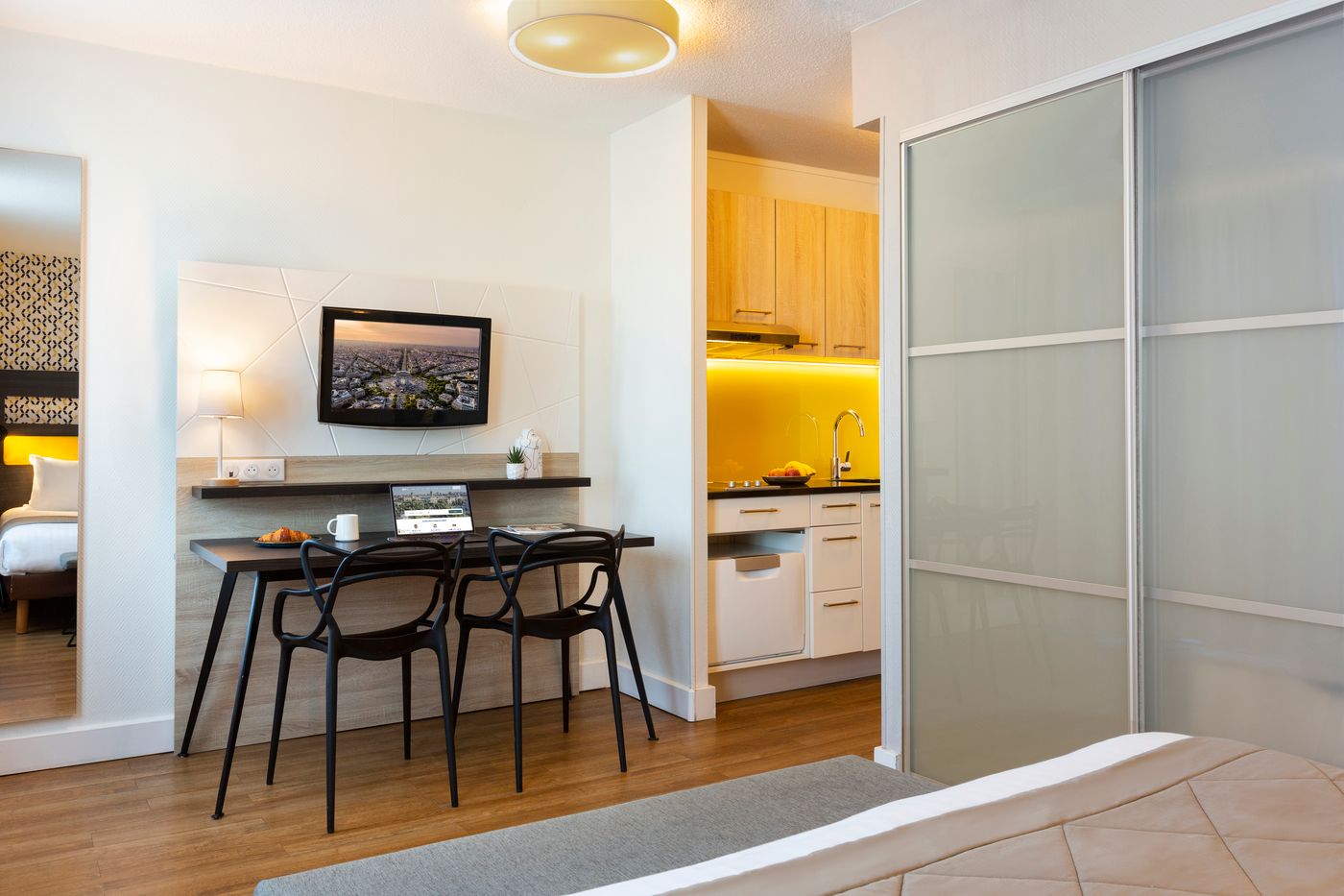 Citadines-Tour-Eiffel-Room-3