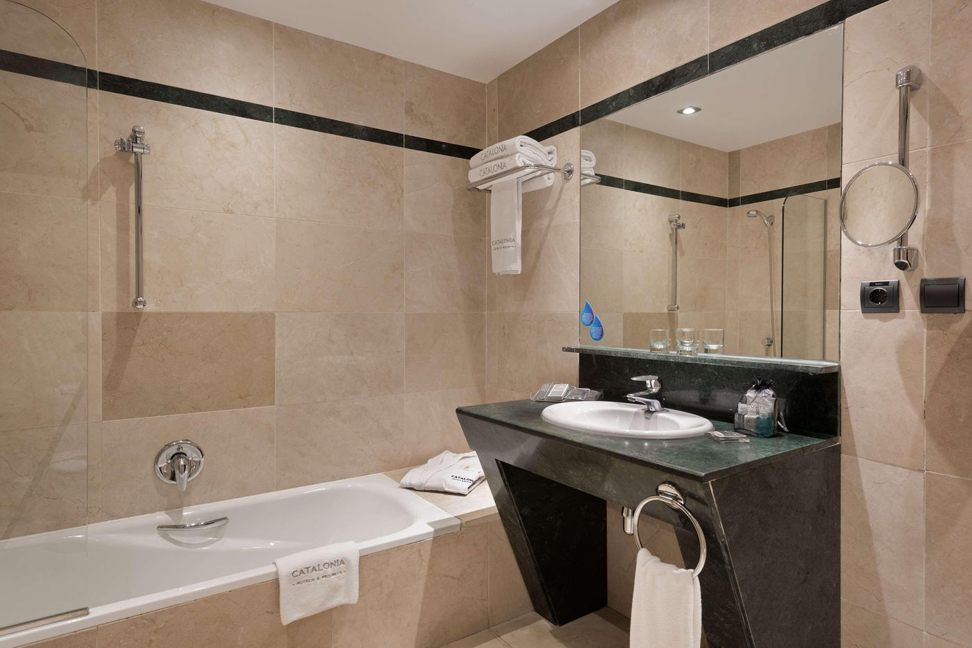 Catalonia-Puerta-del-Sol-Room-51