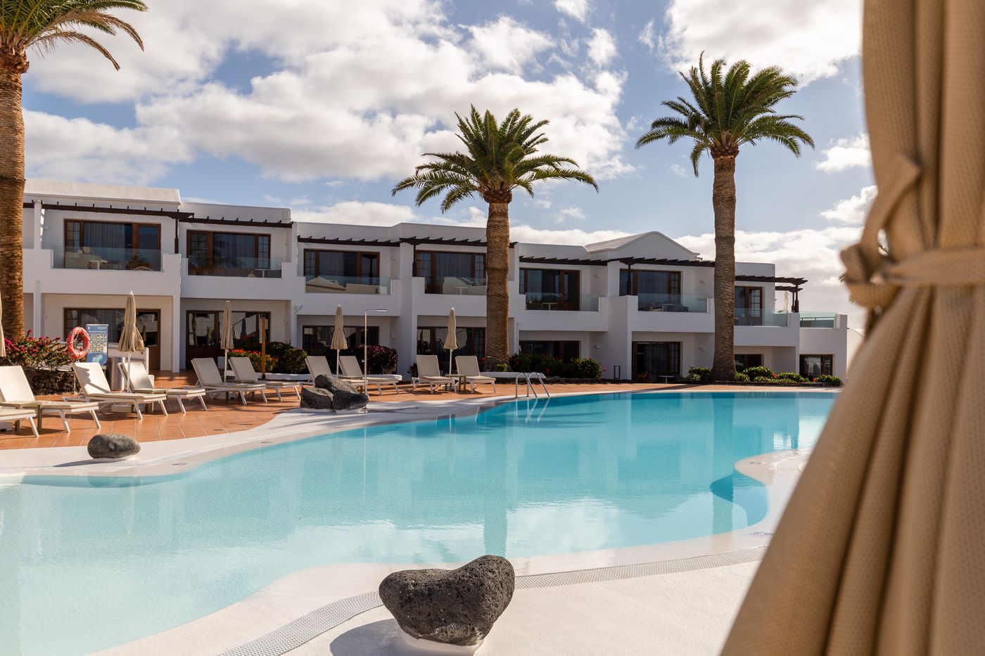 R2 Bahia Kontiki Beach Aparthotel Puerto Del Carmen Lanzarote On 