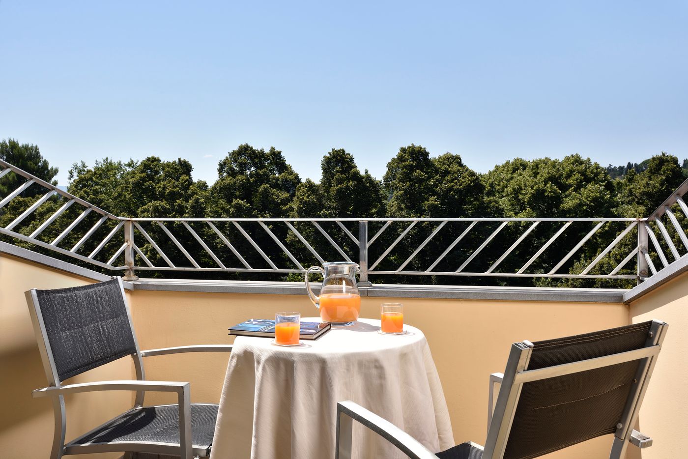 Grand-hotel-Mediterraneo-Room-64