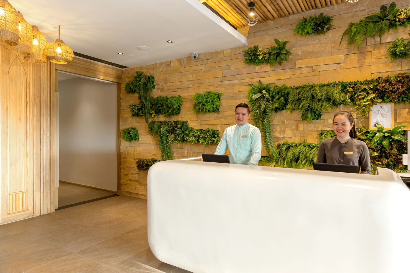 Oakwood-Hotel-Journeyhub-Phuket-Lobby-31