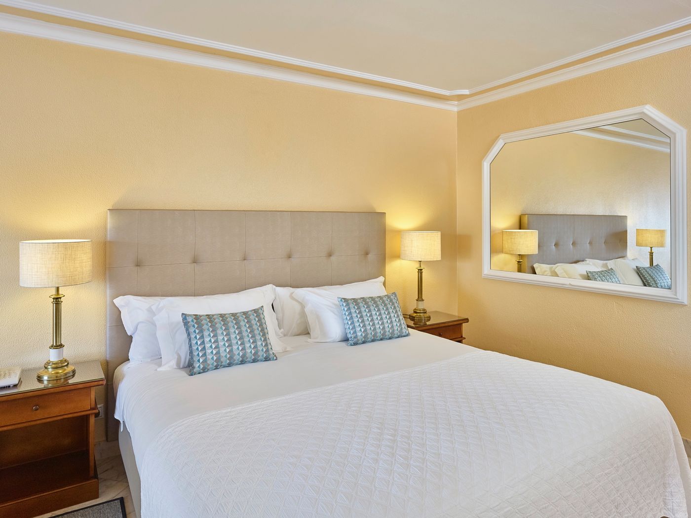 Ria-Park-Garden-Room-20