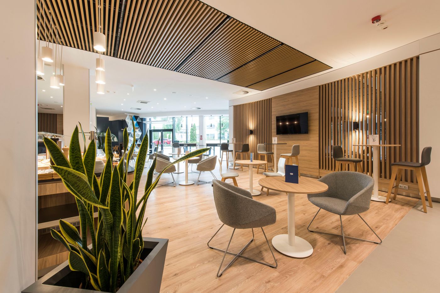 Holiday-Inn-Express-Warsaw---Mokotow-Restaurant-10