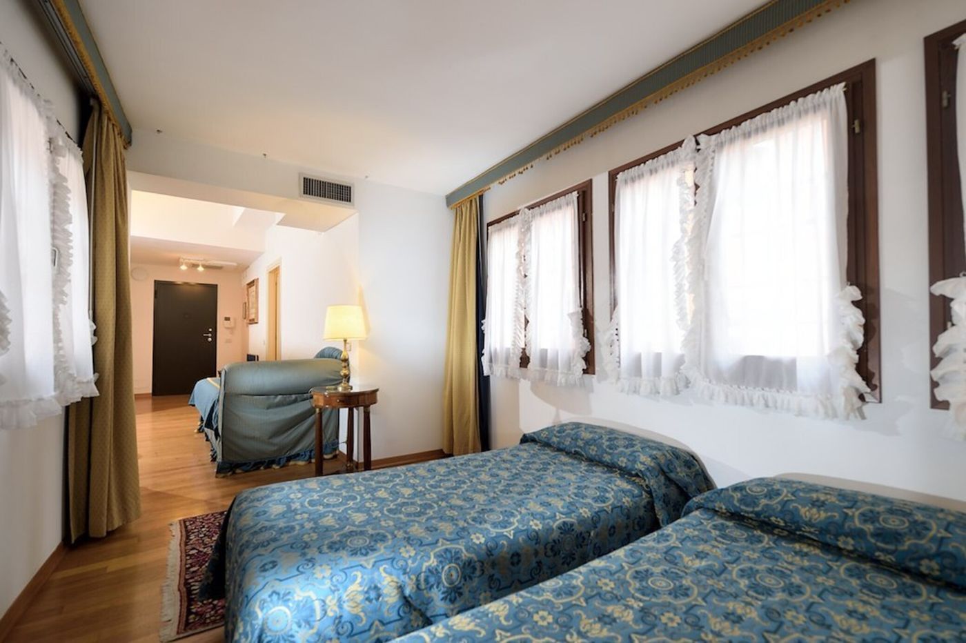 Royal-San-Marco-Room-17