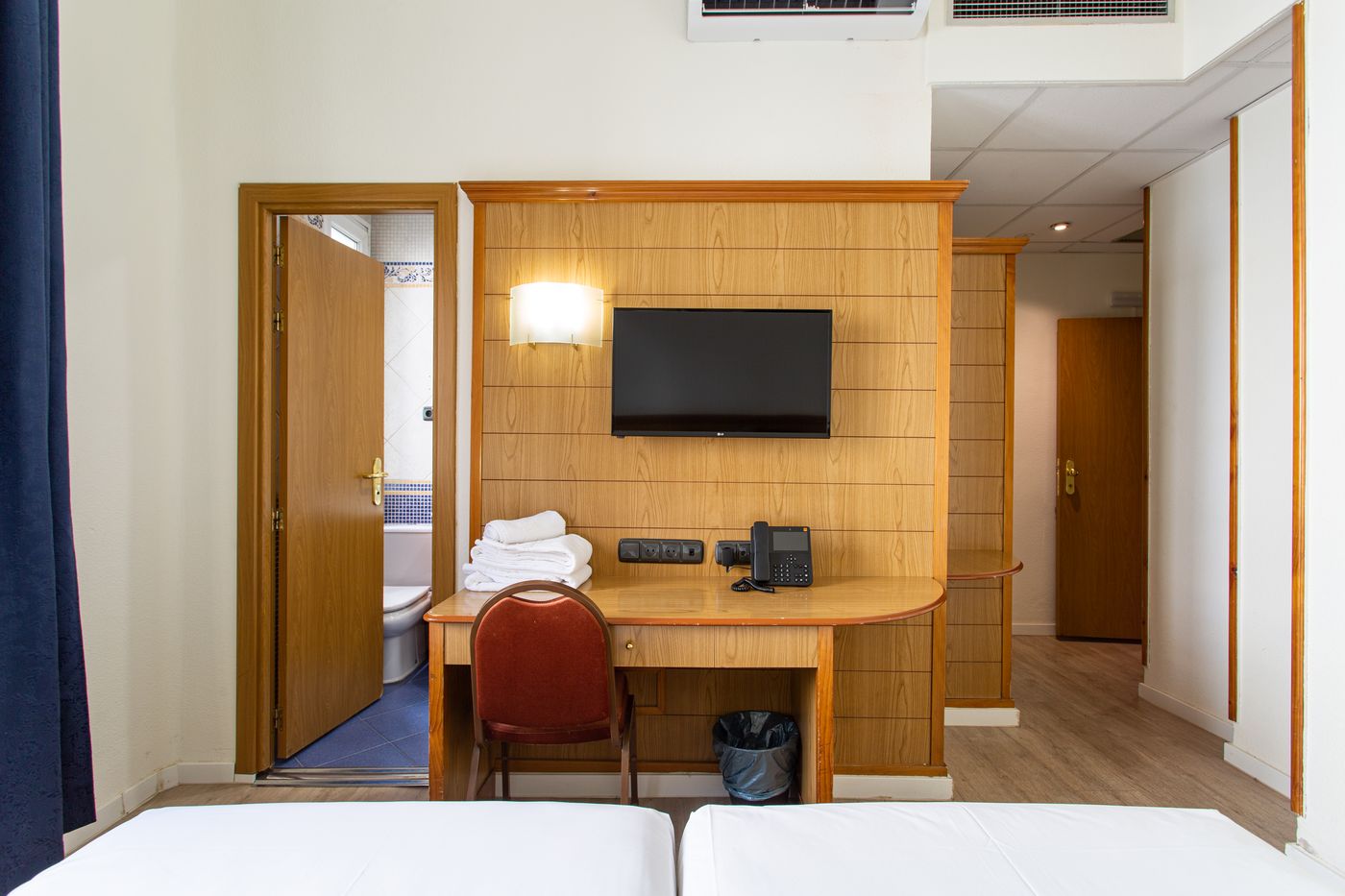 Aquaria-Negresco-Room-18