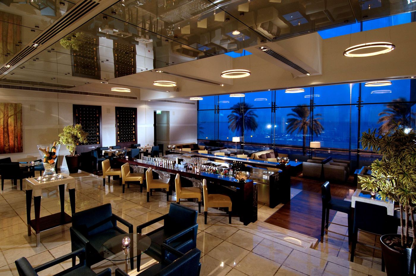 Hyatt-Regency-Dubai-Bar-41