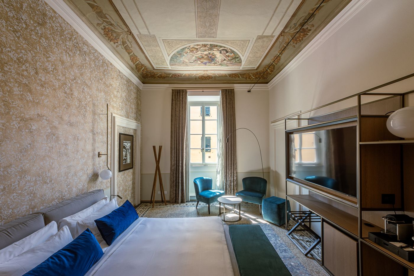 Grand-Universe-La-Residenza-Room-21