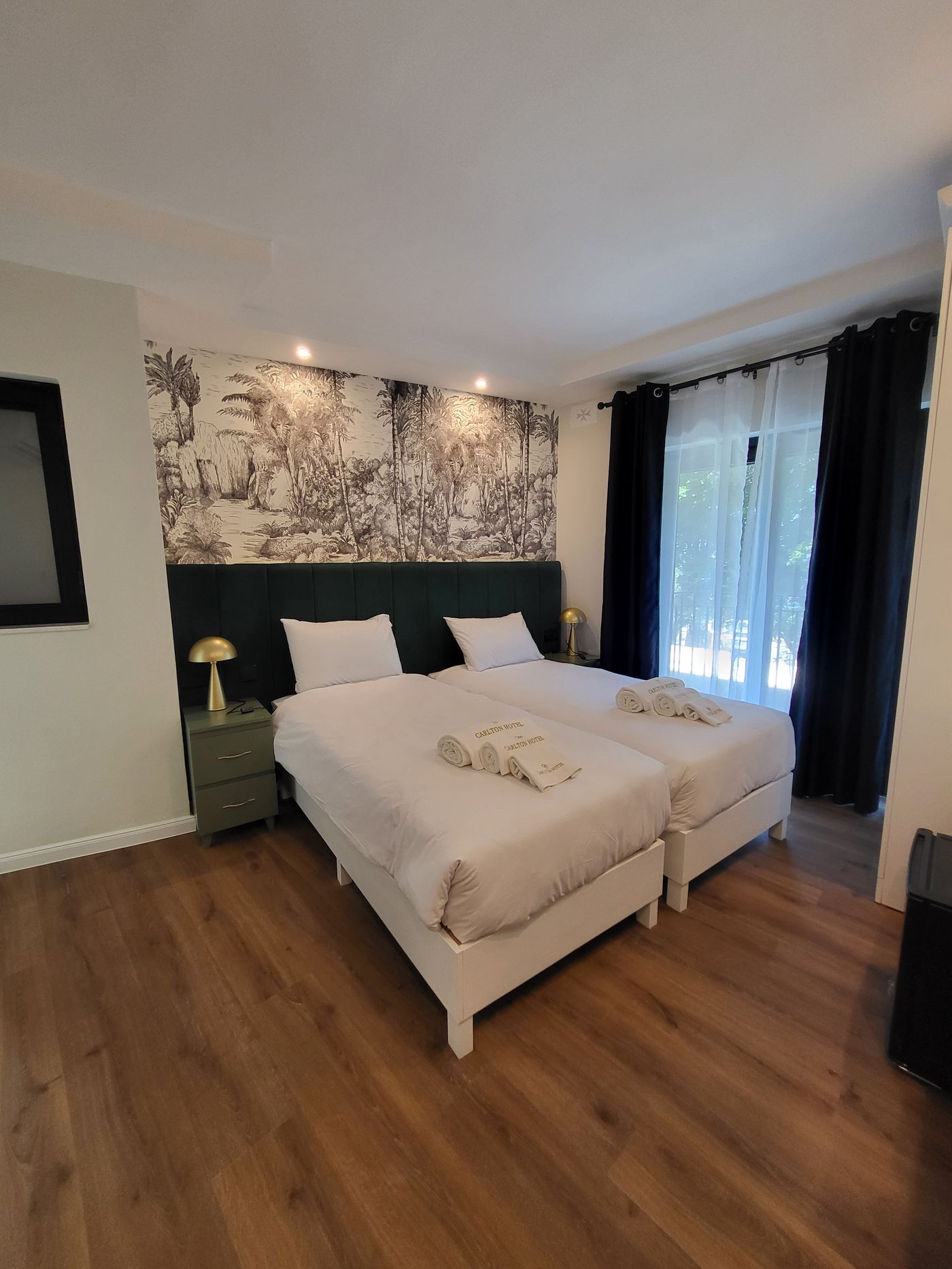 Carlton-Hotel-Room-17