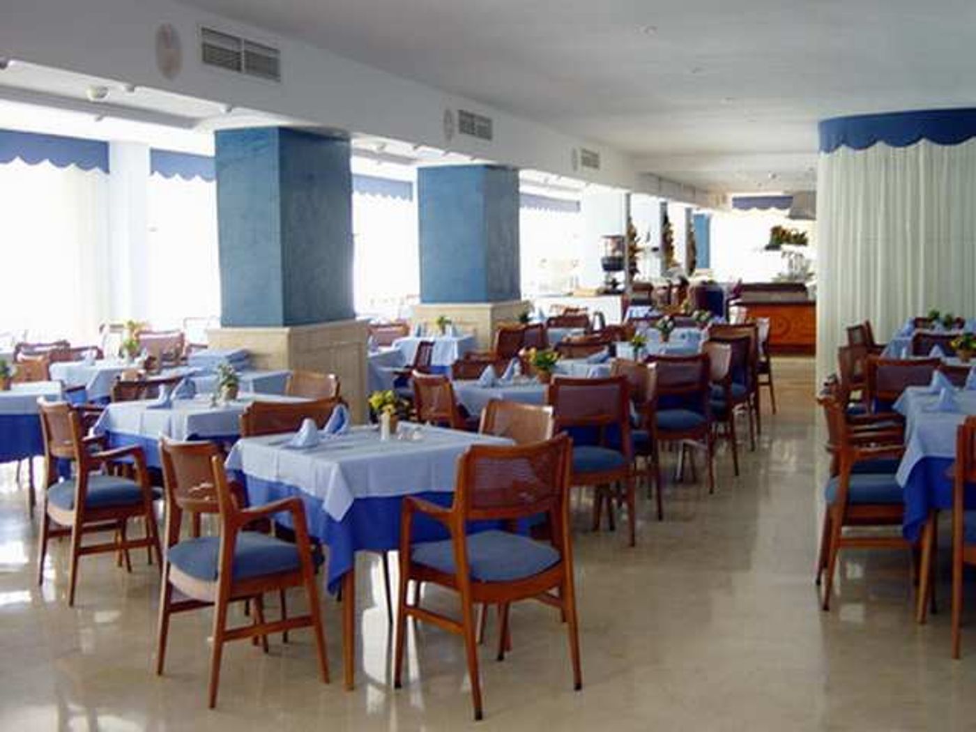 Roc Illetas Bouganvilla Apartments