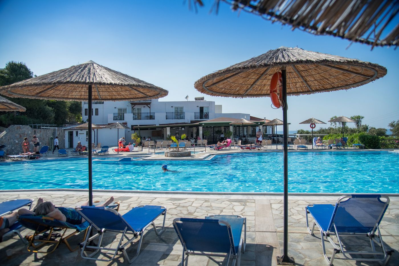 Hotel-Semiramis-Village-Pool-12