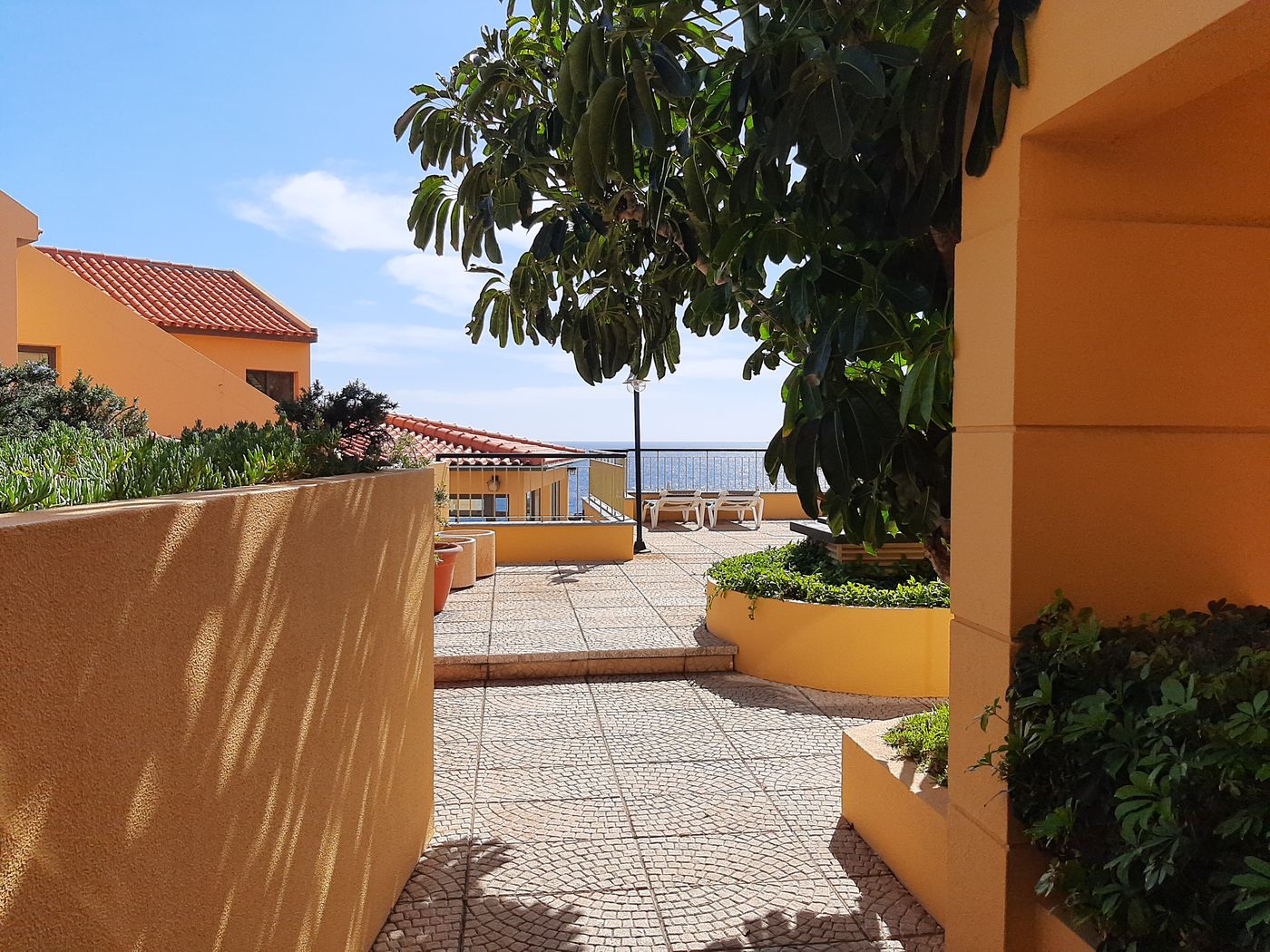 Hotel-Cais-da-Oliveira-Terrace-14