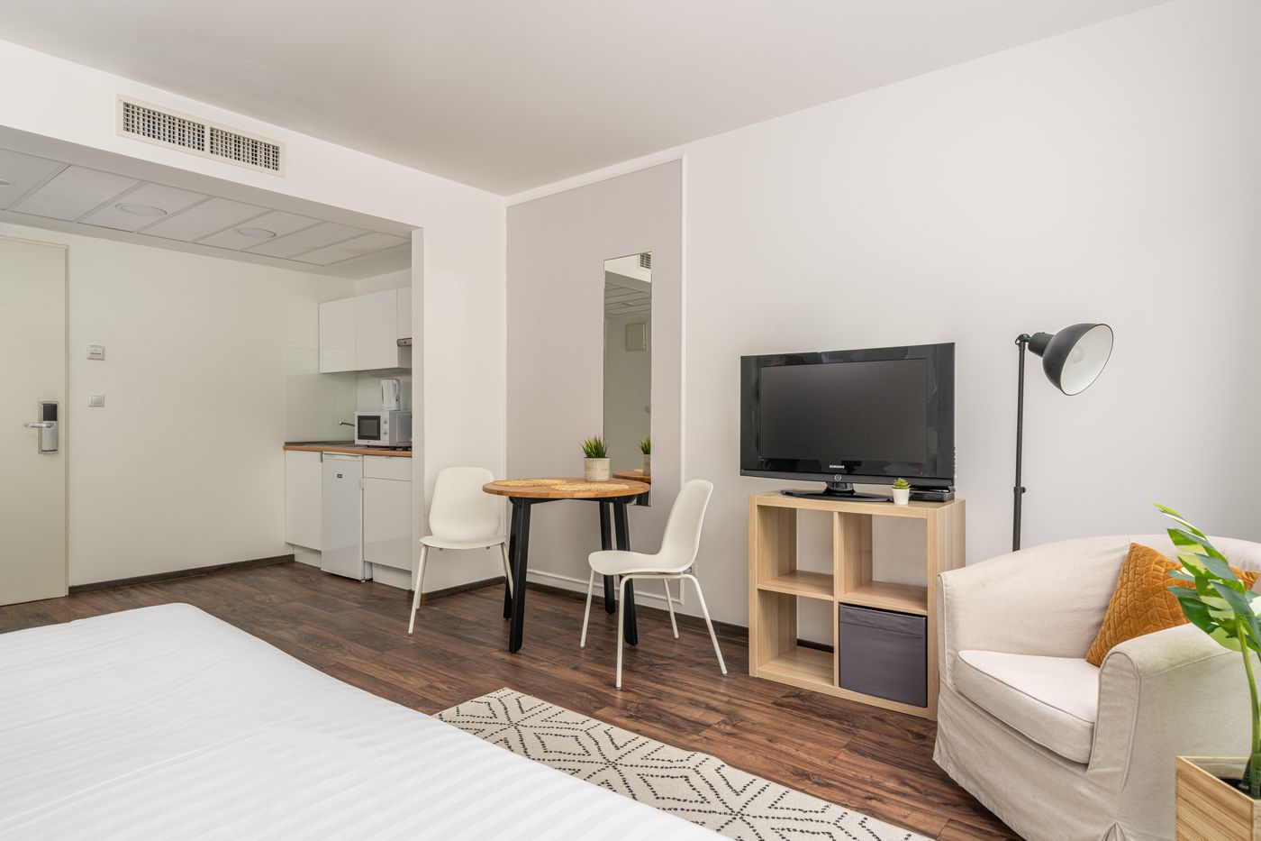 Vagabond-Downtown-Room-19