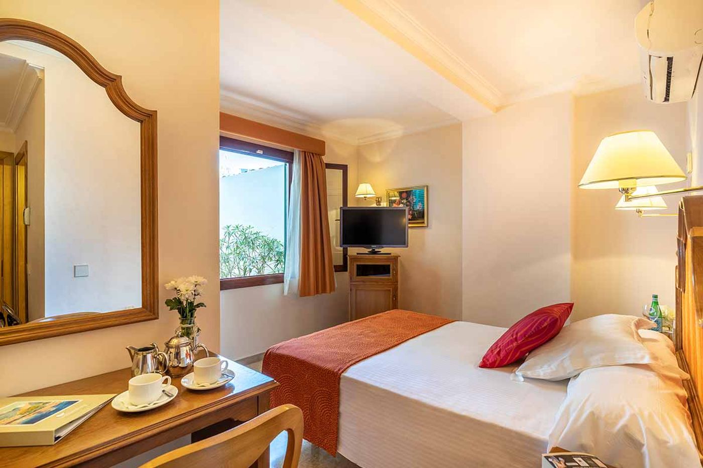 17.11.25 Hotel Miramar