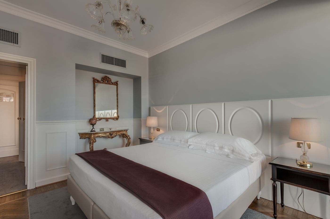 Plaza-Lucchesi-Room-29