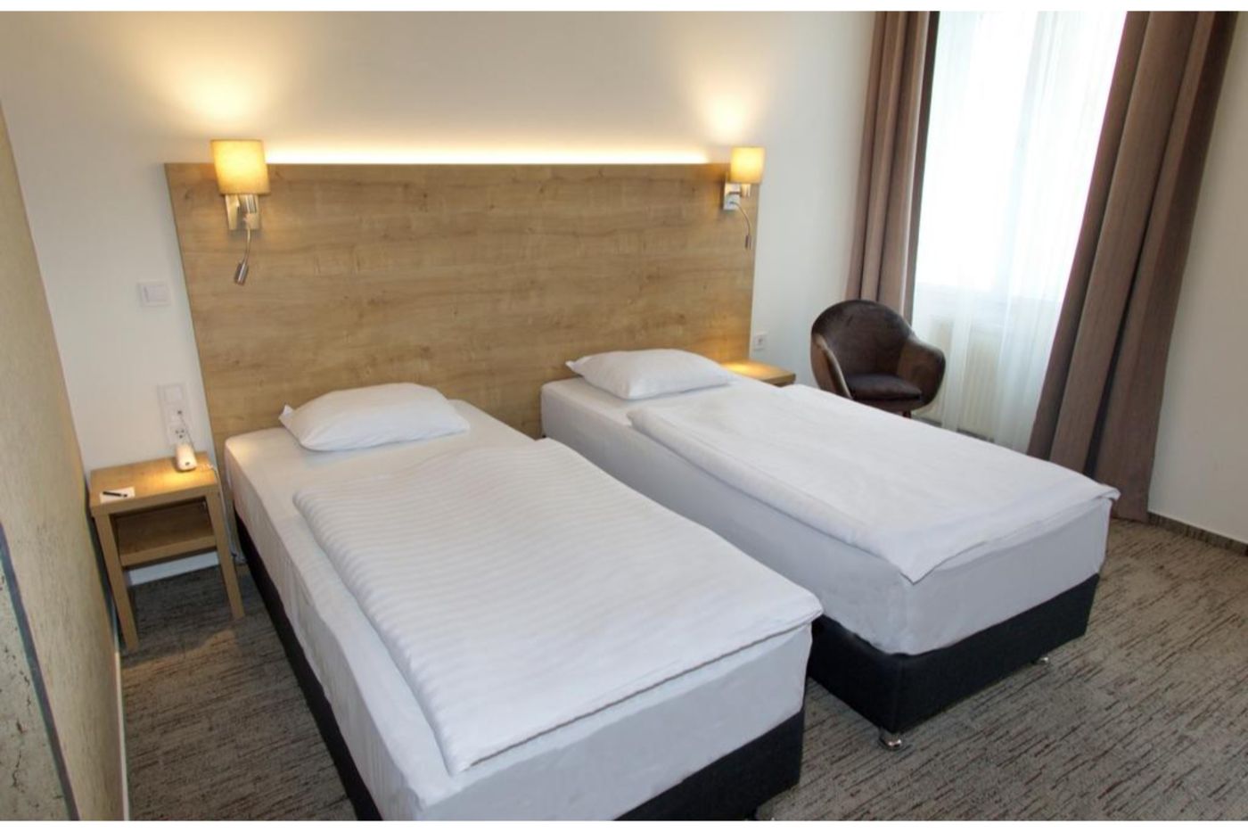 City-Hotel-Ring-Room-14