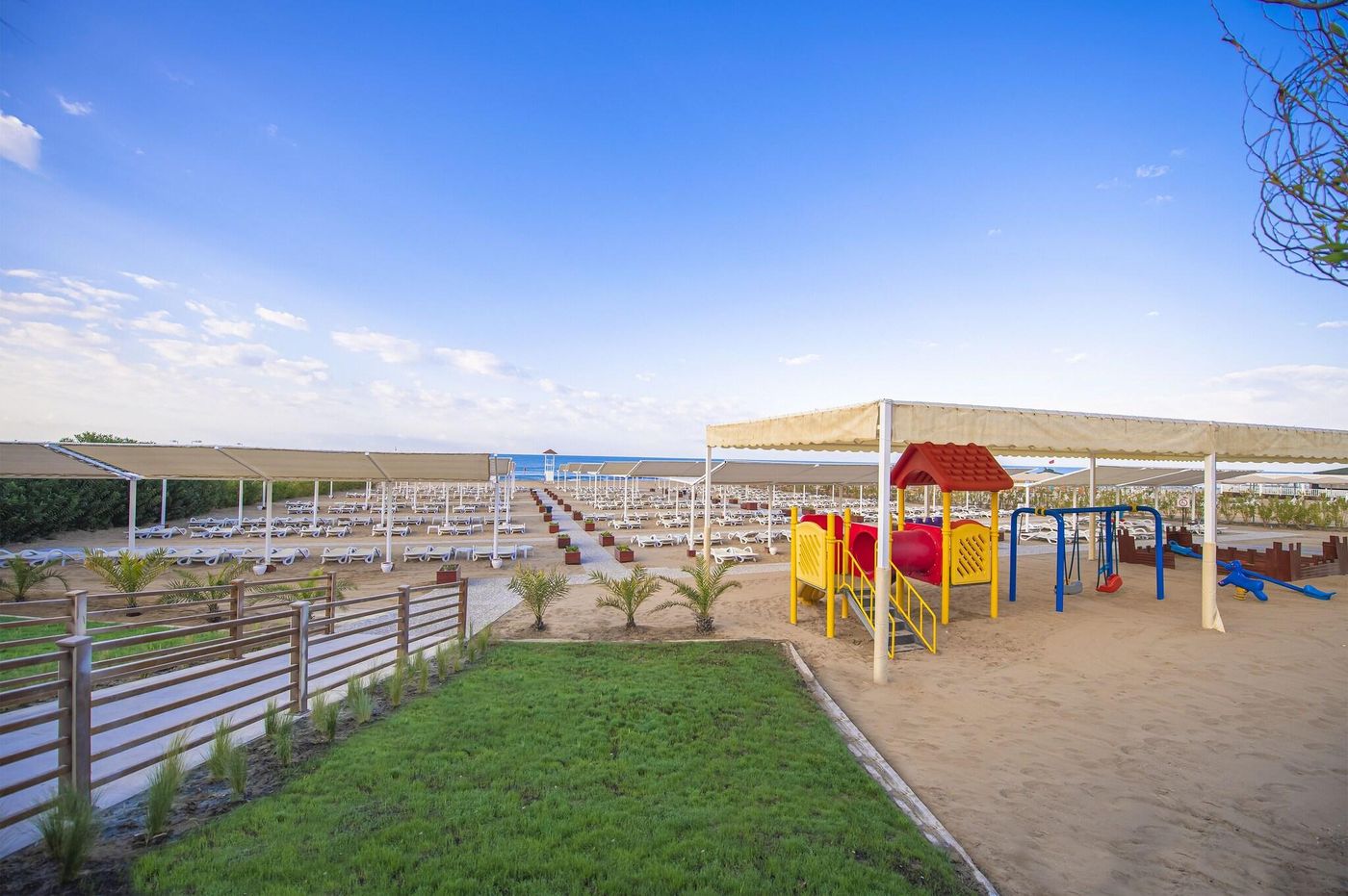 Side-Premium-Beach-66