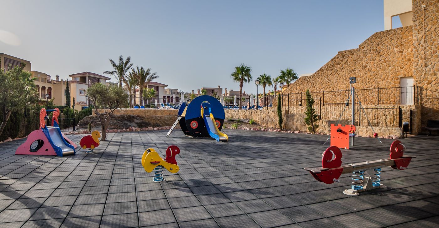 Ona Lomas Village Manga Club