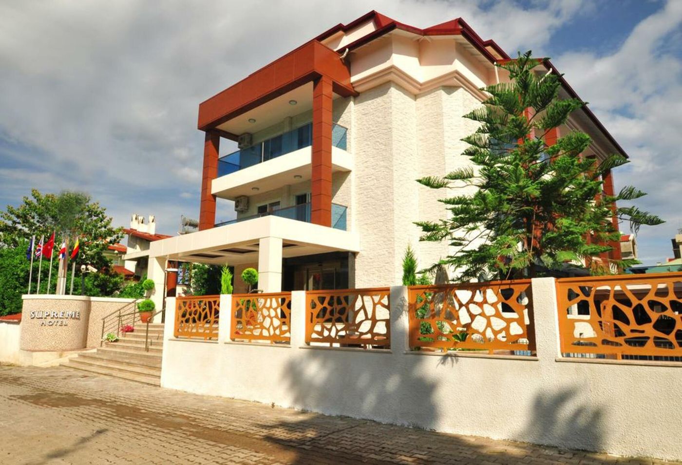 Supreme-Hotel-General-view-9