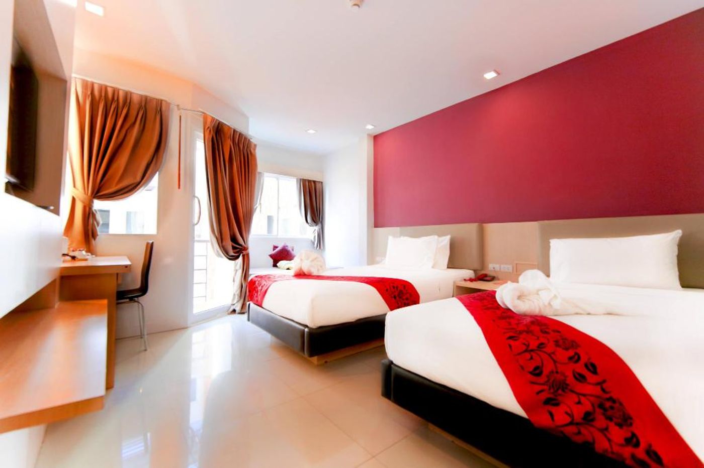 Andatel-Grand-----Patong-Phuket-Room-25