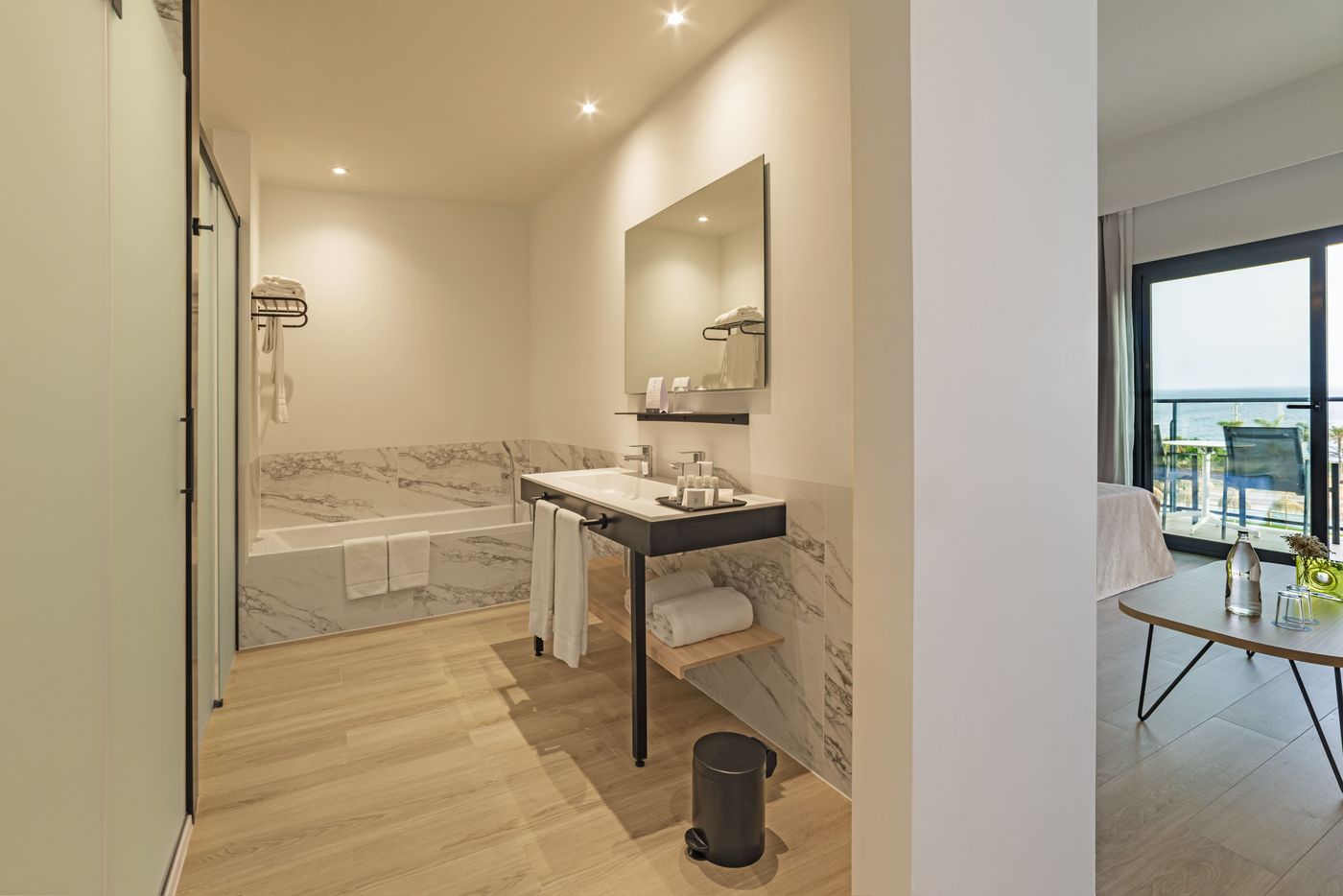 Cabogatamar-Garden-Room-35