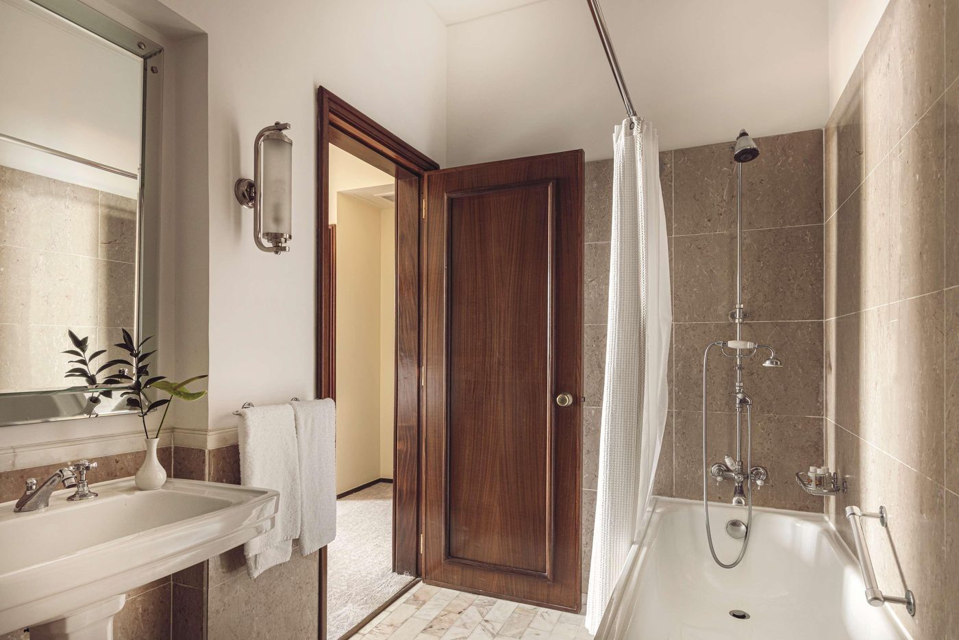 Reid-s-Palace-Room-59