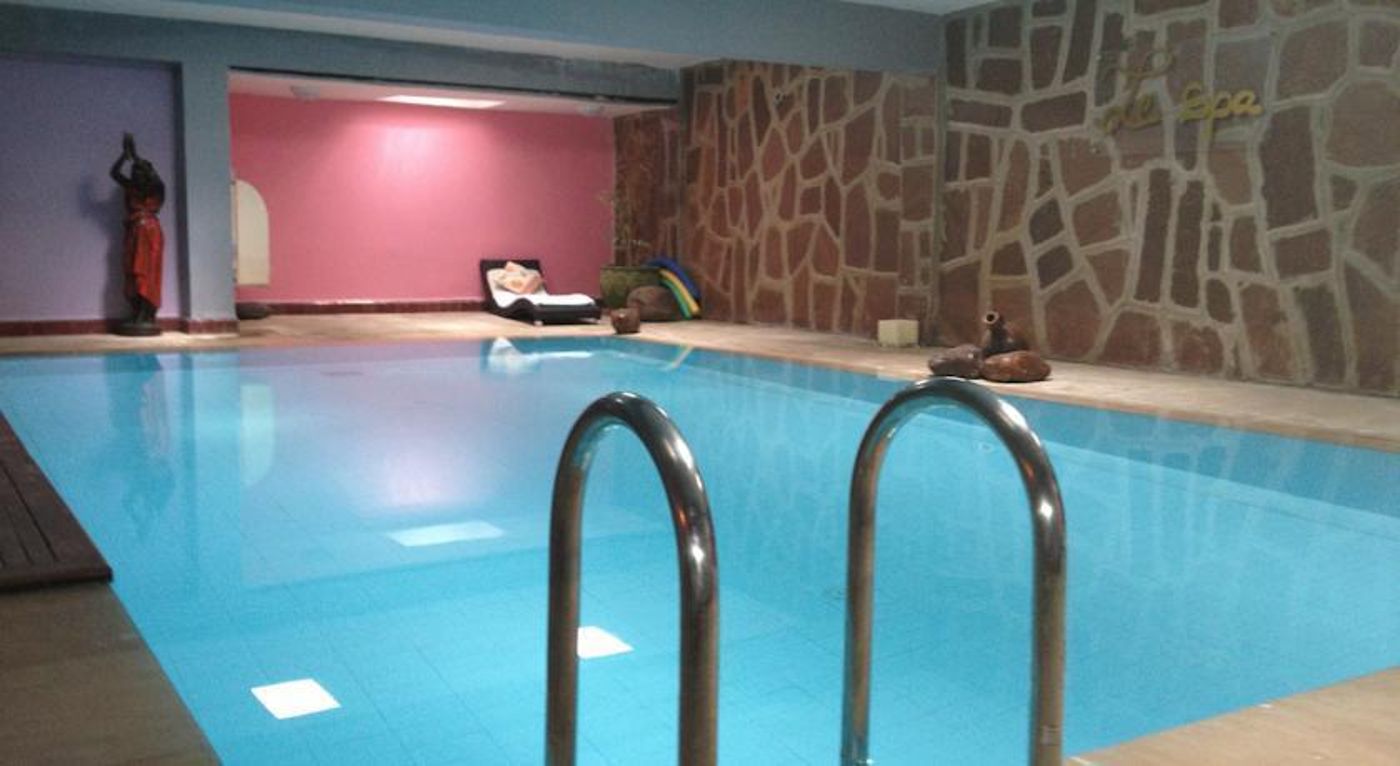 Palais-Jena-spa-Pool-23