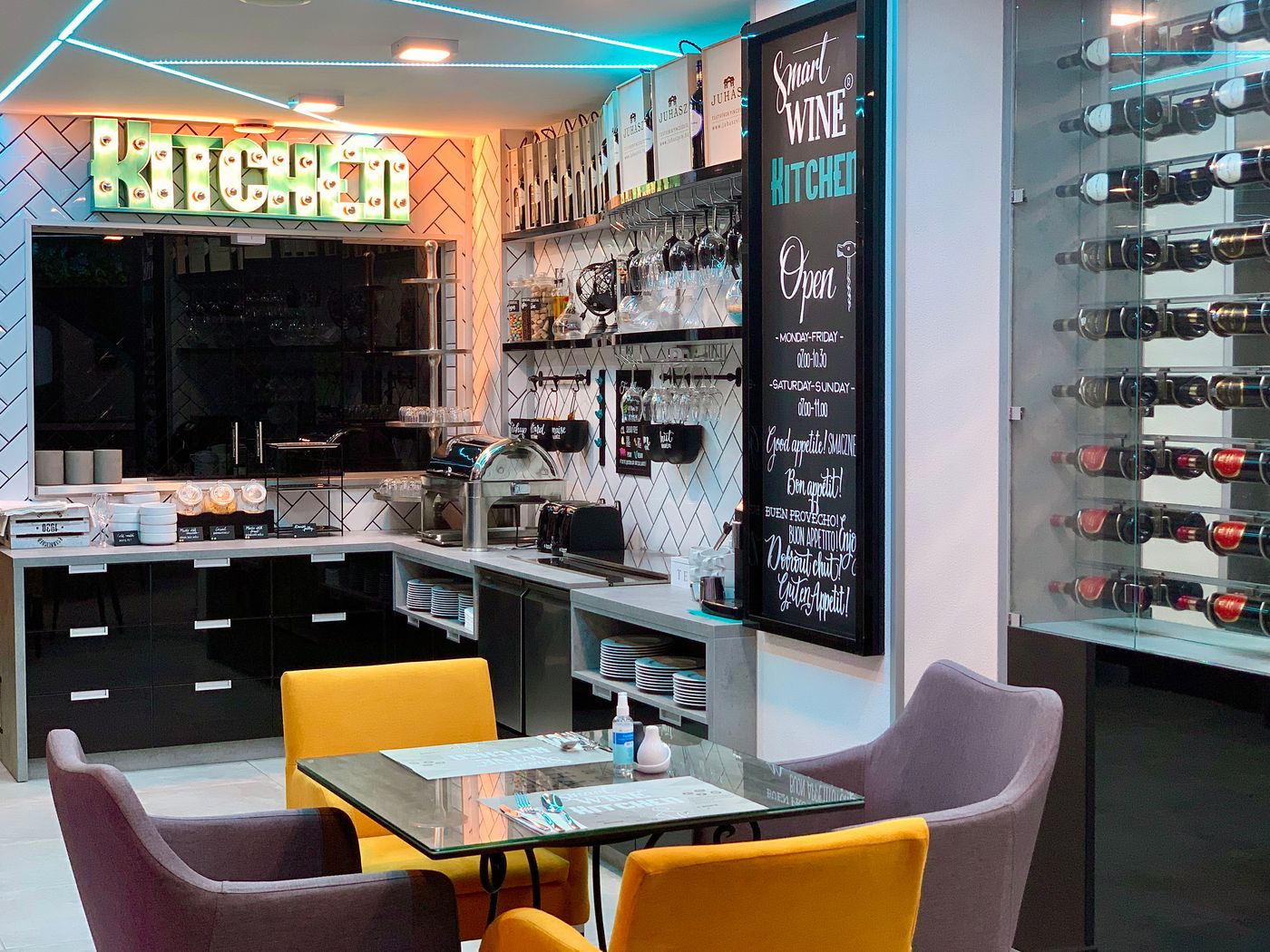 Smart-Hotel-Budapest-Restaurant-14