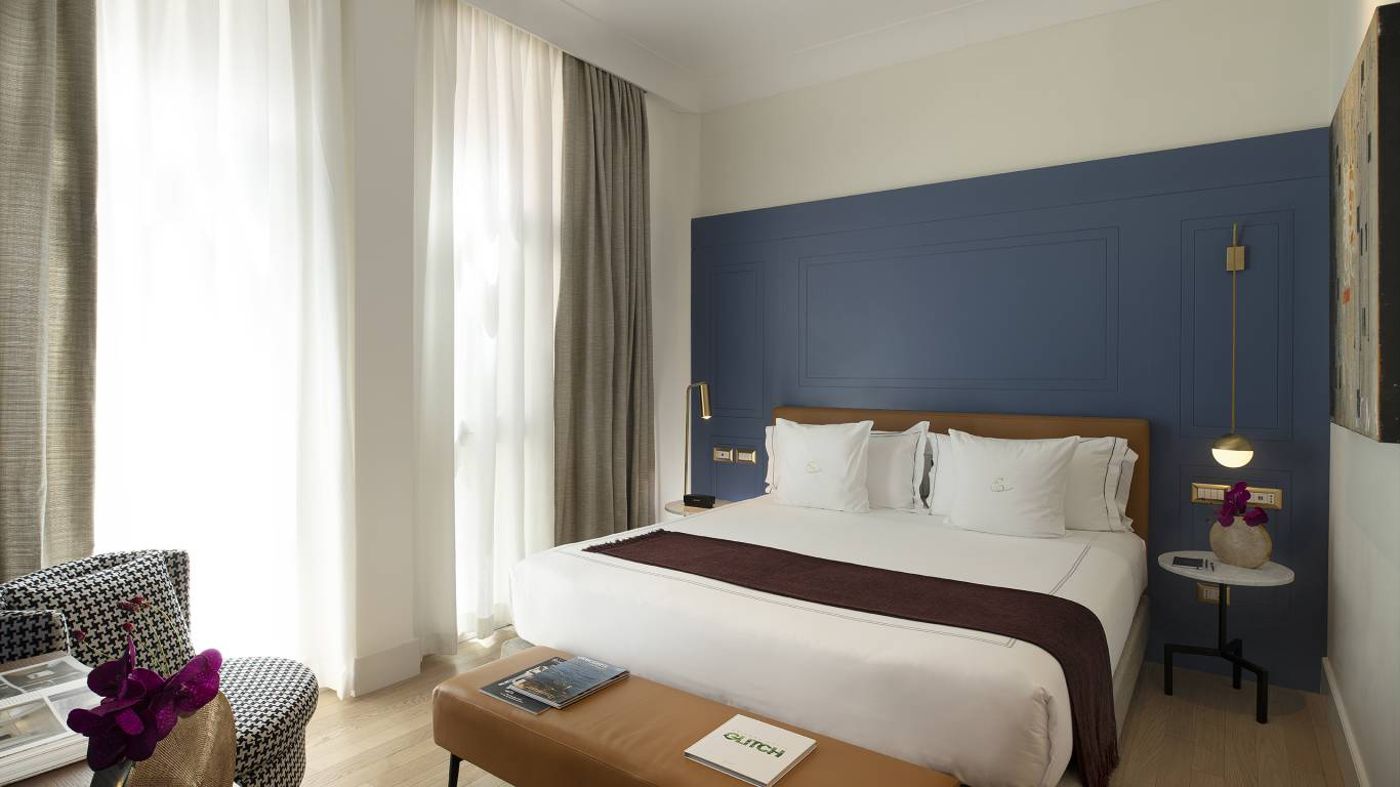 Elizabeth-Unique-Hotel-Room-24