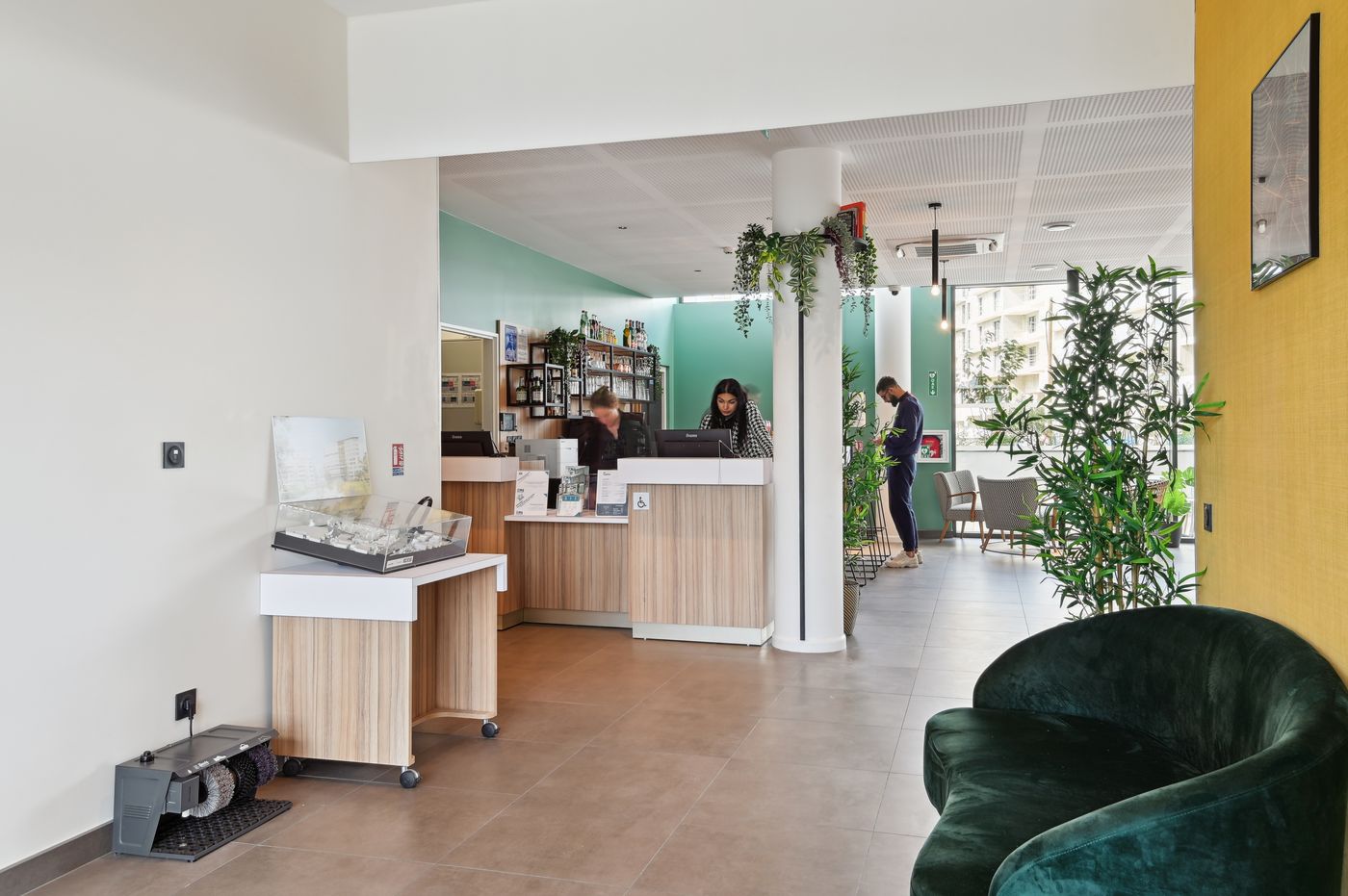 All-Suites-Appart---Hotel-Paris-13-Porte-d-Italie-Lobby-1