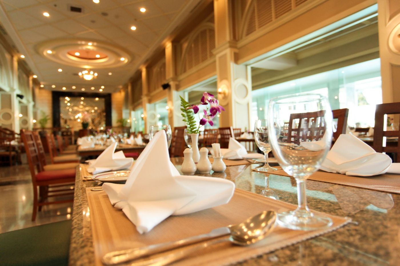 Patong-Resort--SHA-Extra-Plus--Restaurant-49