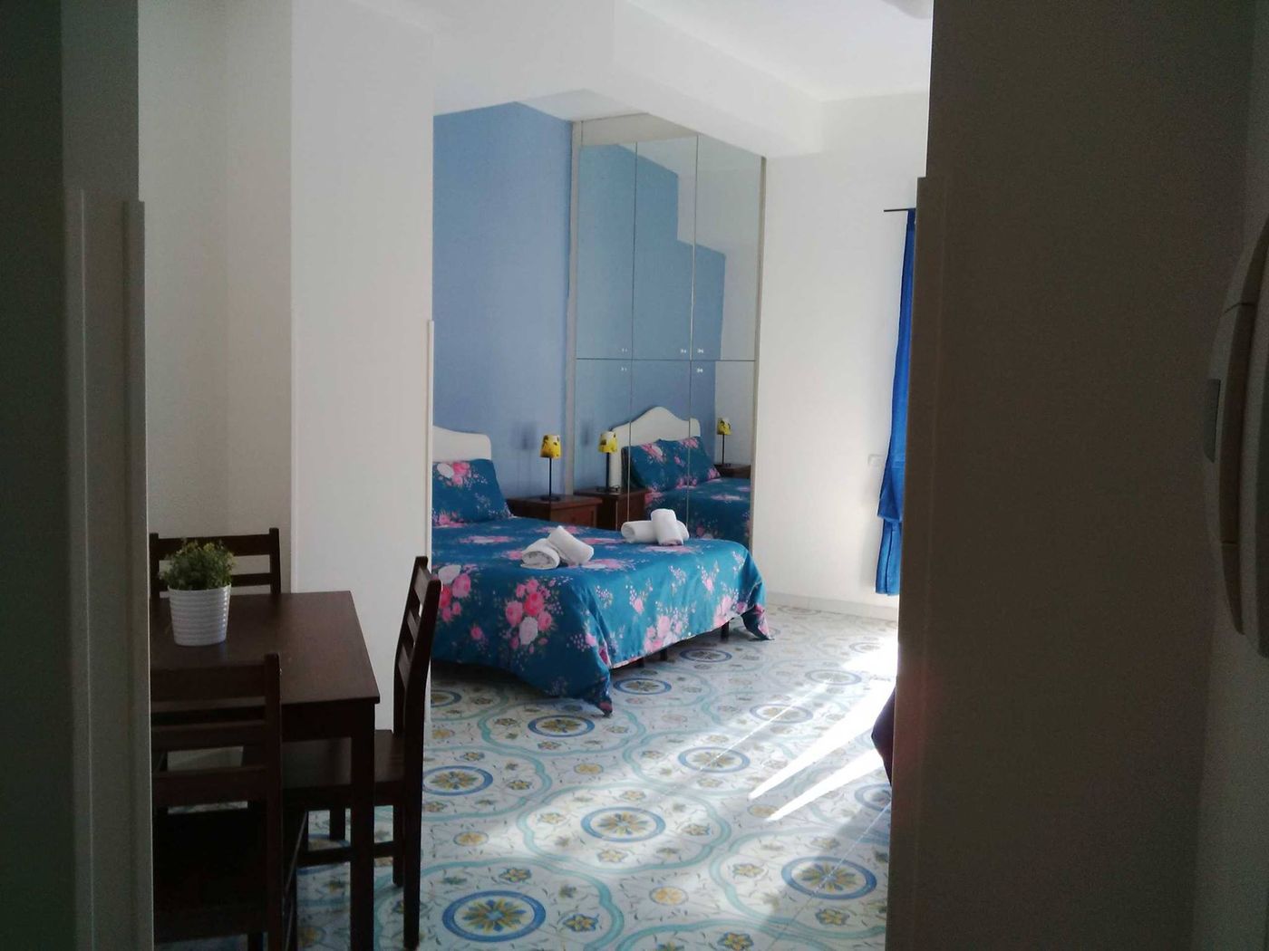 Sorrento-Town-Suites-Room-7