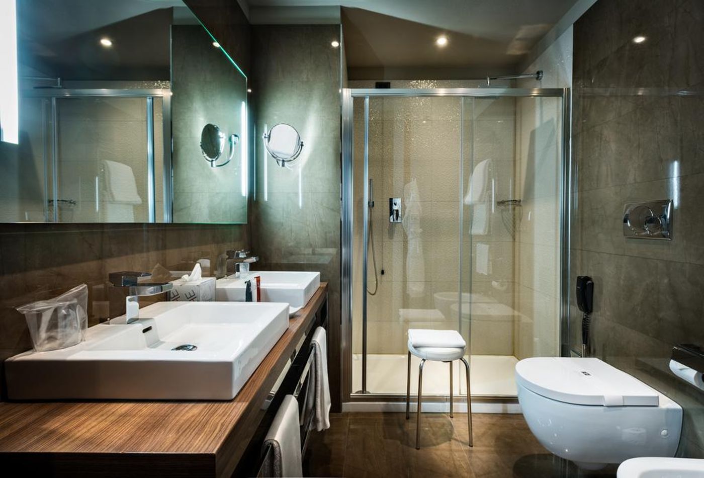 Uptown-Palace-Room-22