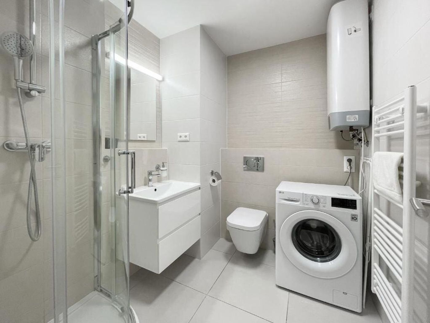 Metropolitan Star Apart Hotel-Slovakia-Bratislava-Room-7