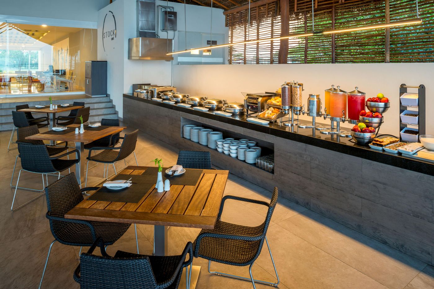 Real-Inn-Cancun-Restaurant-53