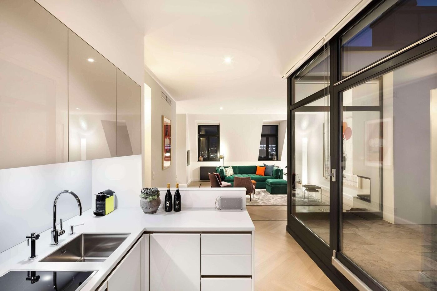 Lux-11-Berlin-Mitte-Room-10